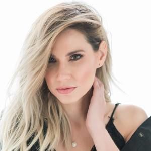 Meet your Posher, Annie-soleil